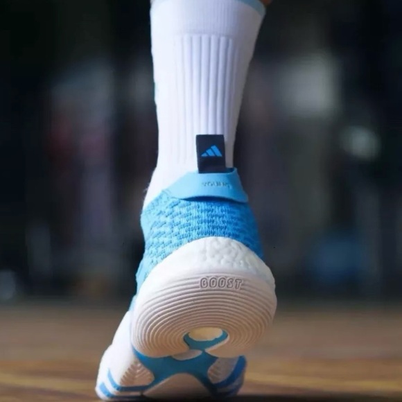 Adidas Trae Young 2 Ice Athletic Basketball Sneakers Sky Blue White UNC H06479 - Picture 2 of 15